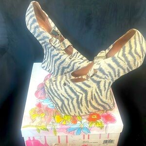 Jeffrey Campbell Tee-Off’s in Beige Black Zebra Print Heels